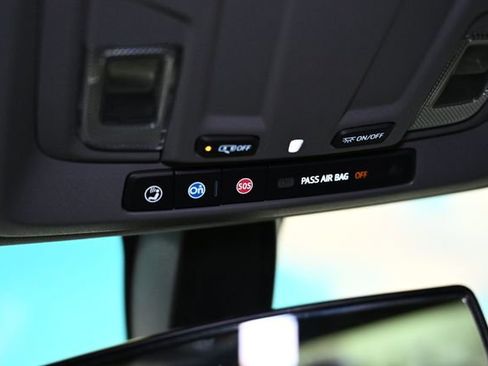 Used 2021 Chevrolet Silverado 1500 Custom image 40