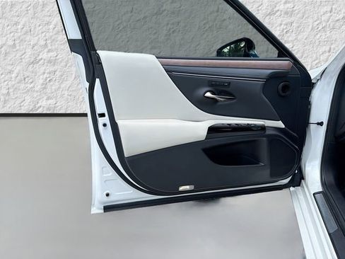 Used 2024 Lexus ES 300h w/ Technology Package FWD image 21