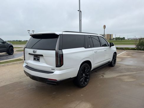 Used 2025 Cadillac Escalade ESV Sport Platinum AWD/4WD image 6