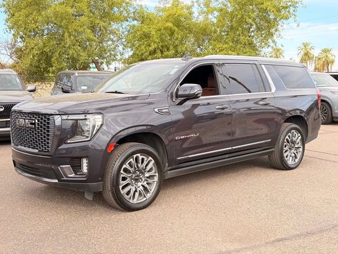 Used 2023 GMC Yukon XL Denali Ultimate AWD/4WD image 1