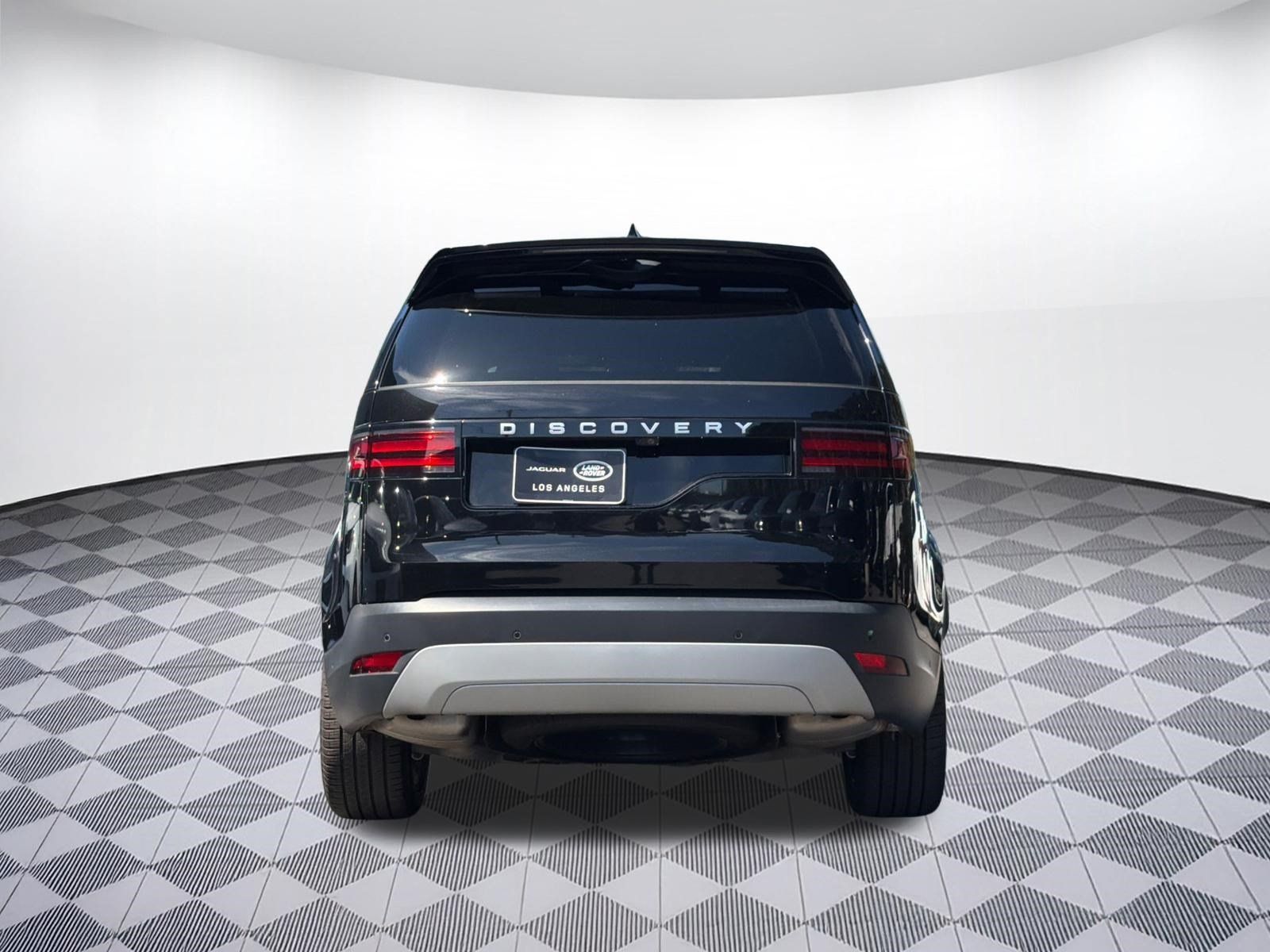 Used 2025 Land Rover Discovery S AWD/4WD image 10