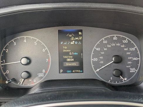 Used 2024 Toyota Corolla Cross LE image 11