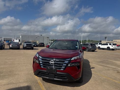 Certified 2024 Nissan Rogue SV image 5