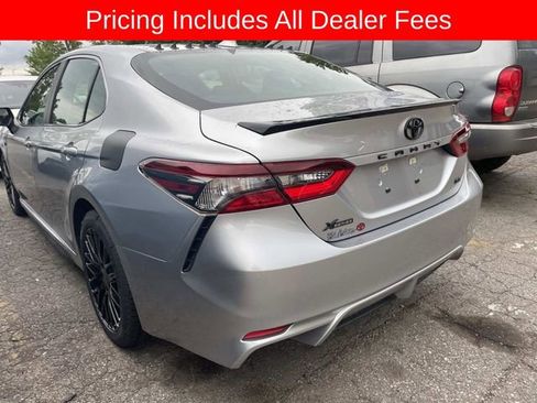 Used 2023 Toyota Camry SE FWD image 5
