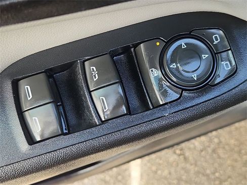 Used 2018 Chevrolet Equinox LT image 22