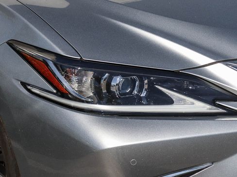 Used 2023 Lexus ES 350 w/ Premium Package image 2