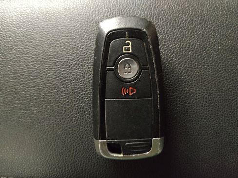 Used 2020 Ford Escape SE FWD image 32