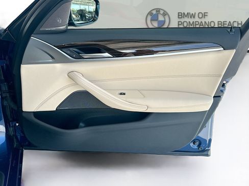 Used 2023 BMW 530i w/ Premium Package RWD image 28