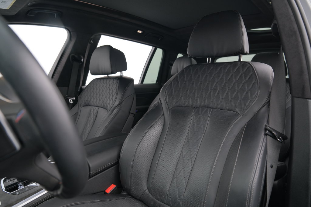 Used 2025 BMW X7 M60i w/ Executive Package AWD/4WD image 12