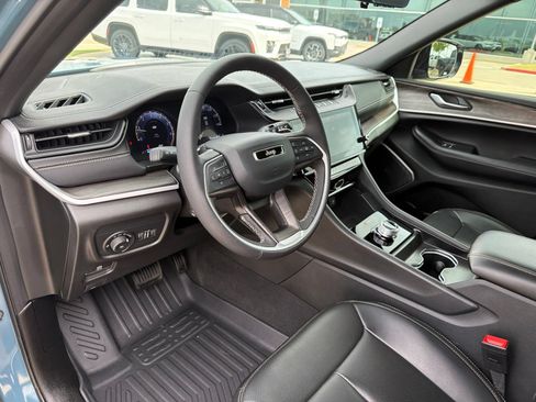 Used 2026 Jeep Grand Cherokee L Limited w/ Luxury Tech Group II RWD image 11