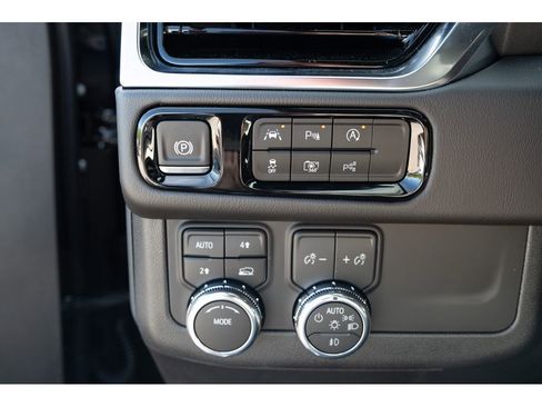 New 2026 GMC Yukon Denali w/ Sun & Power Step Package image 30