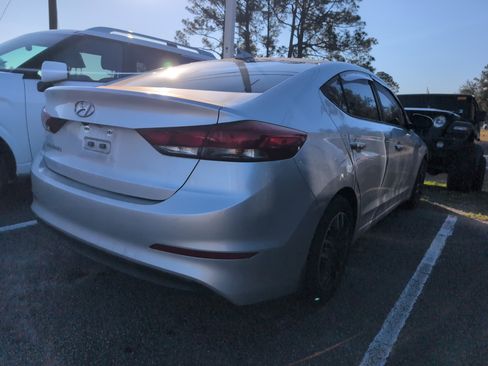 Used 2017 Hyundai Elantra SE w/ SE A/T Tech Package 03 image 2