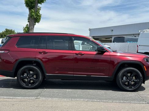 New 2025 Jeep Grand Cherokee L Limited w/ Luxury Tech Group II image 3