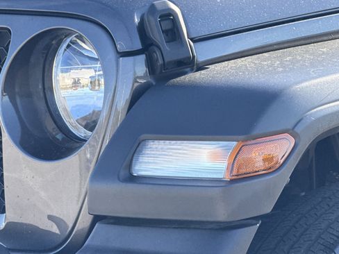 Used 2024 Jeep Wrangler Sport S image 5