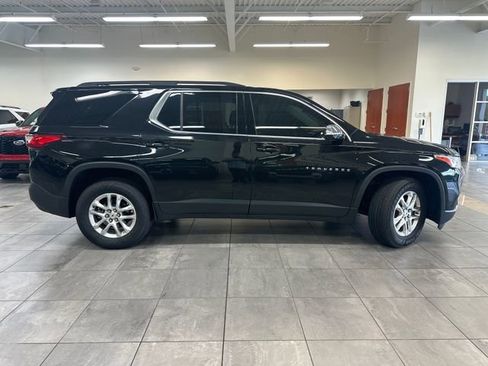 Used 2020 Chevrolet Traverse LT FWD image 9