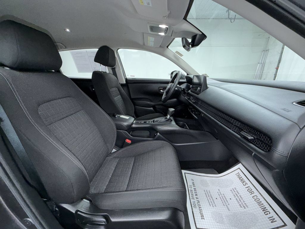 Used 2023 Honda HR-V LX image 18