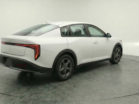 Used 2025 Kia K4 FWD image 9