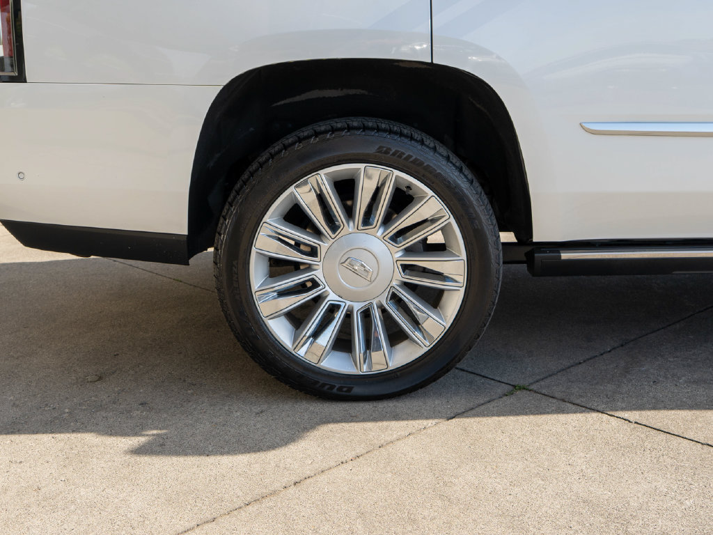 Used 2019 Cadillac Escalade Platinum AWD/4WD image 41