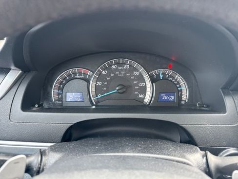 Used 2012 Toyota Camry SE w/ Leather Pkg image 25