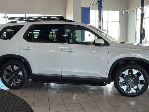 New 2026 Honda Pilot Touring image 2