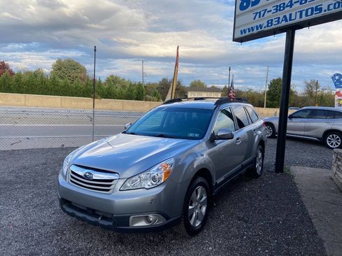 Used 2011 Subaru Outback 3.6R Premium image 3