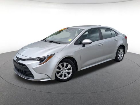 Used 2025 Toyota Corolla LE FWD image 1