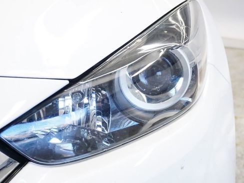 Used 2018 MAZDA MAZDA3 Sport image 9