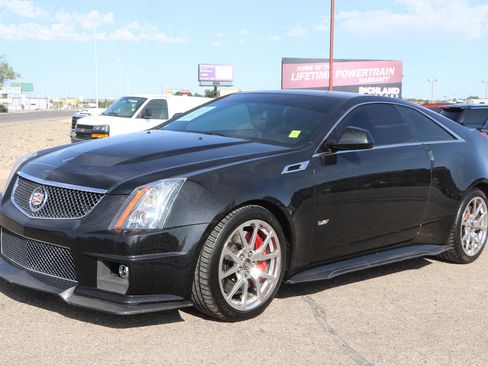 Used 2014 Cadillac CTS V RWD image 3