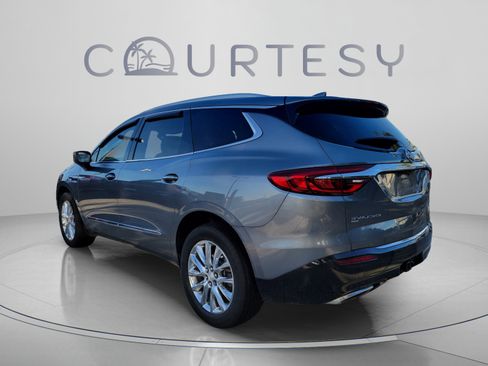 Used 2019 Buick Enclave Essence AWD/4WD image 2
