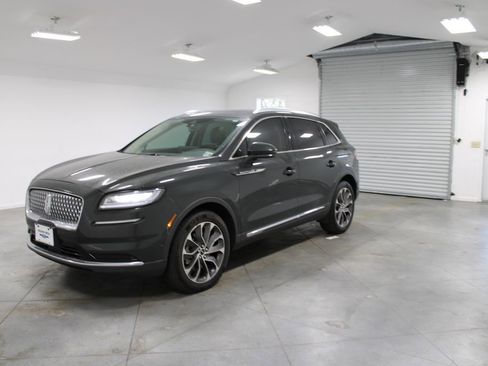 Used 2023 Lincoln Nautilus Reserve w/ Equipment Group 201A image 4