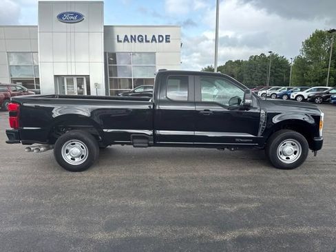 Used 2024 Ford F350 XL w/ 360-Degree Camera Package RWD image 9