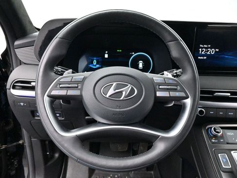 Used 2025 Hyundai Palisade Calligraphy image 16