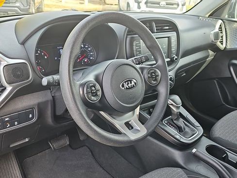Used 2021 Kia Soul S FWD image 16