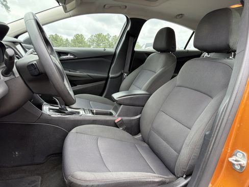 Used 2017 Chevrolet Cruze LT w/ Sun And Sound Package FWD image 17
