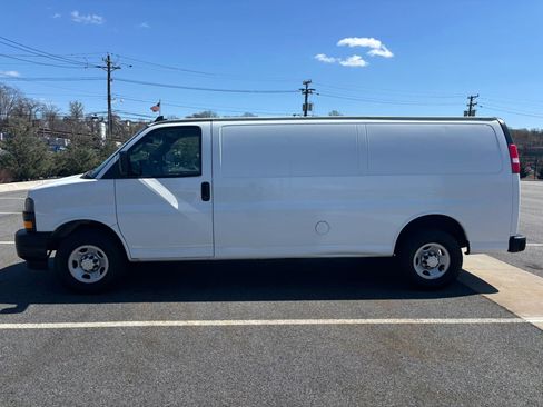 Used 2019 Chevrolet Express 2500 Extended w/ Driver Convenience Package RWD image 4