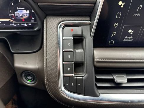 Used 2023 GMC Yukon SLT w/ SLT Premium Package AWD/4WD image 17