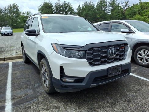 Used 2023 Honda Passport TrailSport image 12