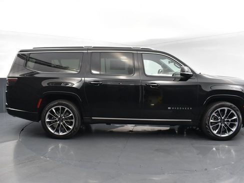 Used 2023 Jeep Wagoneer L Series III w/ Premium Group I image 6