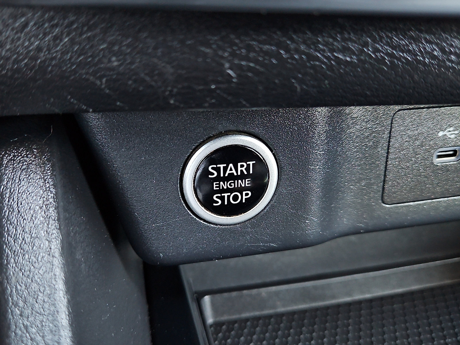 Used 2023 Nissan Rogue SV FWD image 20