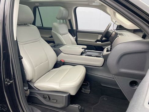Used 2025 Ford Expedition Max Active AWD/4WD image 24
