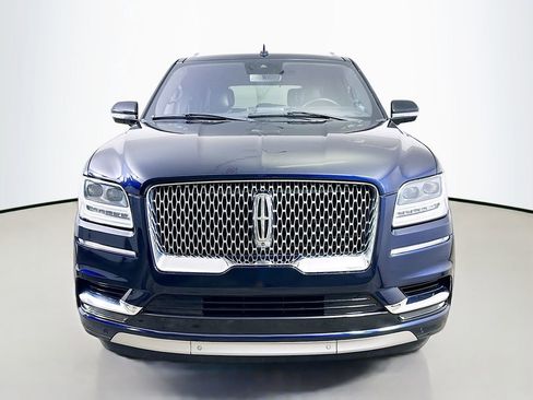 Used 2021 Lincoln Navigator Reserve image 2