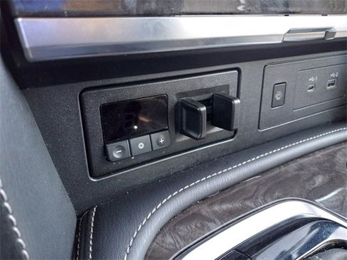 Used 2024 Nissan Armada Platinum image 26