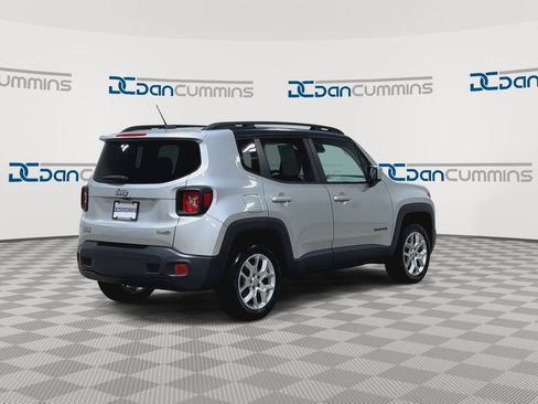 Used 2015 Jeep Renegade Latitude AWD/4WD image 9