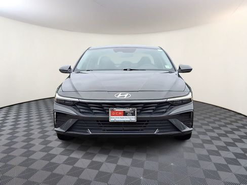 Used 2024 Hyundai Elantra SEL FWD image 3