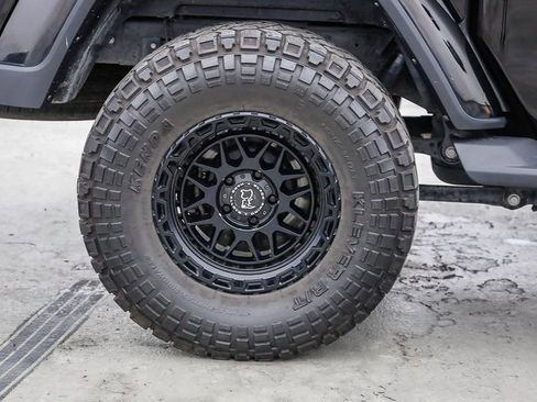 Used 2022 Jeep Gladiator Overland w/ Popular Equipment Package AWD/4WD image 12