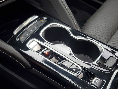 Used 2023 Buick Envision Essence w/ Sport Touring Package image 32