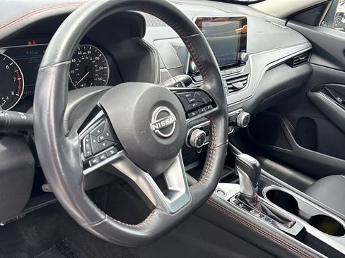 Used 2024 Nissan Altima 2.5 SR FWD image 7