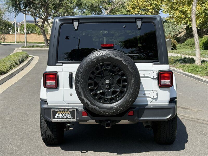 Used 2019 Jeep Wrangler Unlimited Sahara AWD/4WD image 5