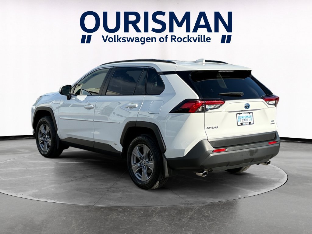 Used 2024 Toyota RAV4 XLE w/ Convenience Package AWD/4WD image 4