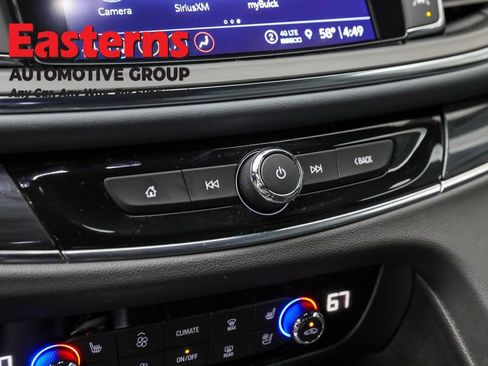 Used 2024 Buick Enclave Premium image 18